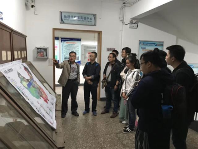20180519-1-清华大学建筑学院学生来必赢亚洲参加土壤学实习288.jpg